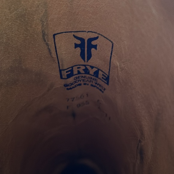 Frye belted boots in grey leather - Picture 4 of 7